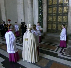 08 Décembre 2015 - MESSE ET OUVERTURE DE LA PORTE SAINTE  à ROME - Archidiocèse d'Antsiranana